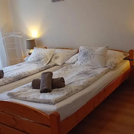 Home Apartman 아파트호텔 4*
